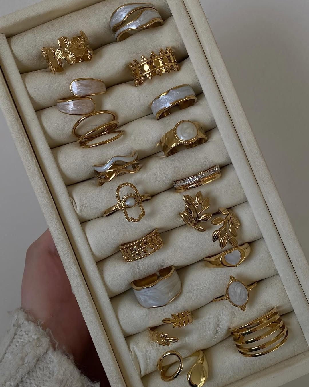 Cydney White Adjustable Rings Set