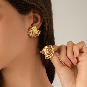Soliana Golden Shell Earrings
