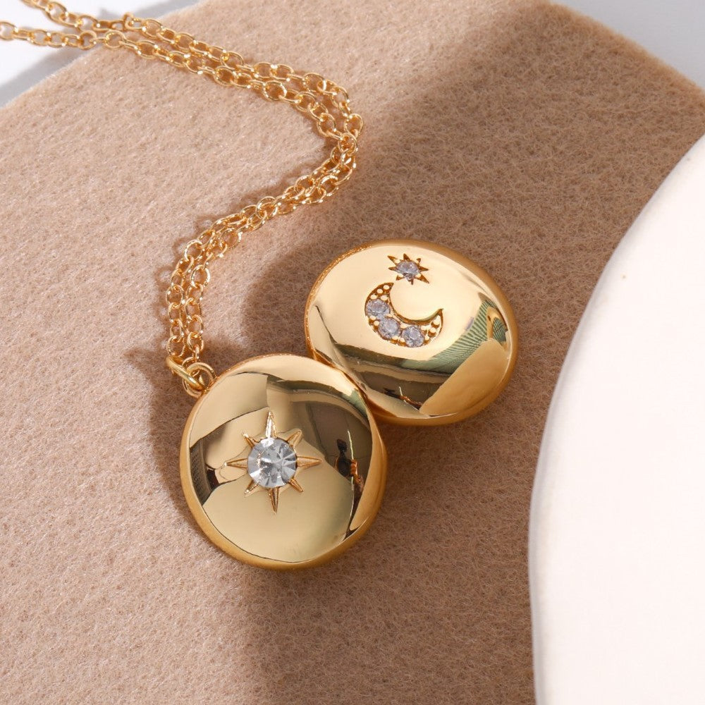 Shell Locket Pendant Necklace - Sun and Moon Double-Sided Locket [XBQPCPF3]