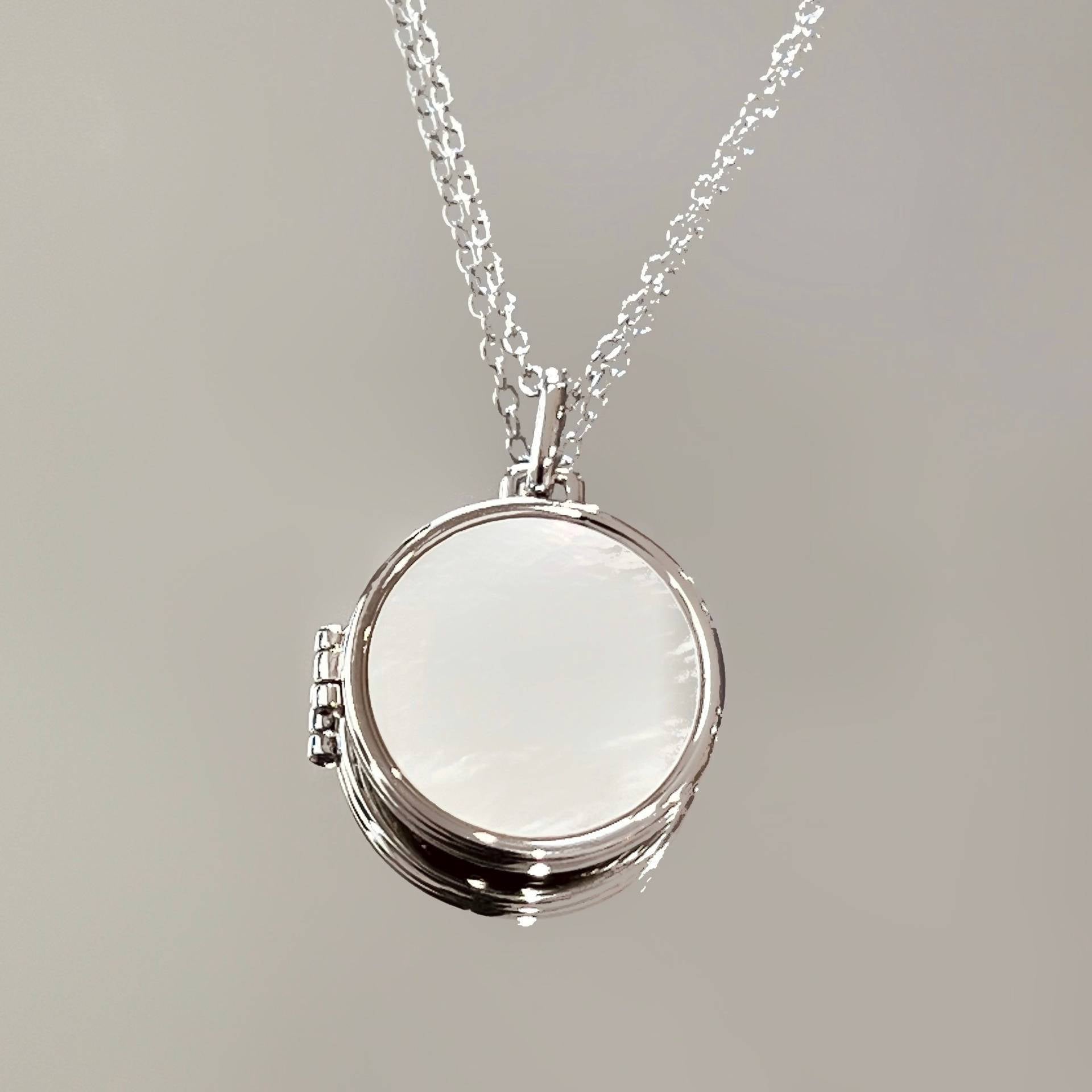 Shell Inlay Locket Pendant Necklace - Silver Round Shell [SGA2QKUL]