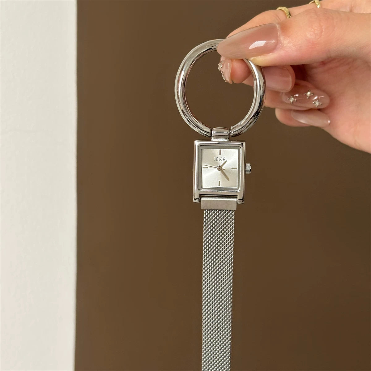Vintage Square Dial Mesh Watch - Magnetic Mesh Band / Silver with White Dial [67Y3Q2I5]