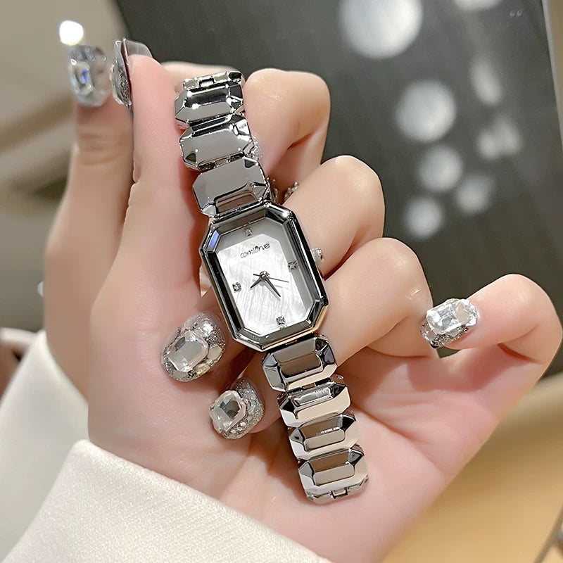 Mother-of-Pearl Square Bracelet Watch - White (with Flower Bracelet) [QZI0YOCW]