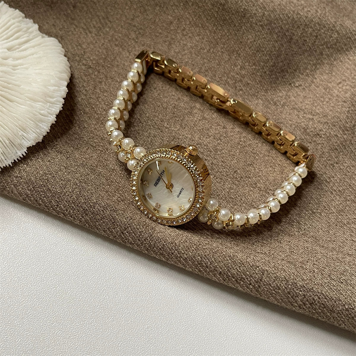 Pearl Bracelet Watch - Gold (Round Double Row Pearls) [KYERNZZW]