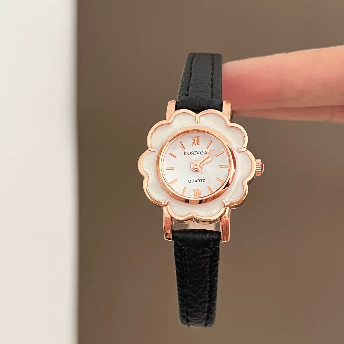Round Floral Dial Faux Leather Watch - Black Strap (Gold Case) [C4XOWIMW]