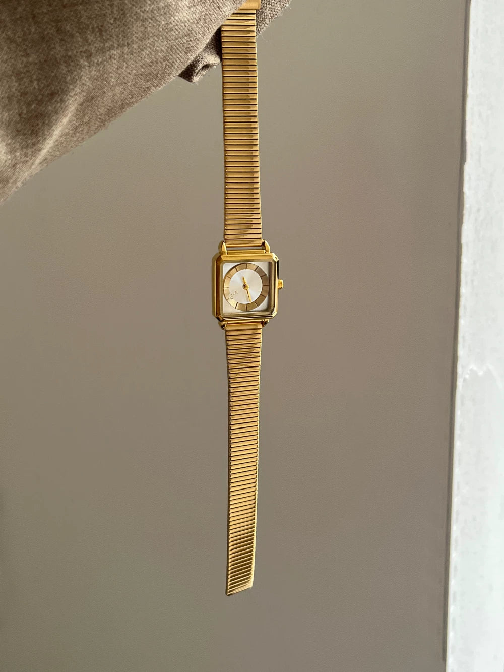 Vintage Square Bracelet Watch - Gold Band White Face (Arsenal Band) [N7NO3WB3]