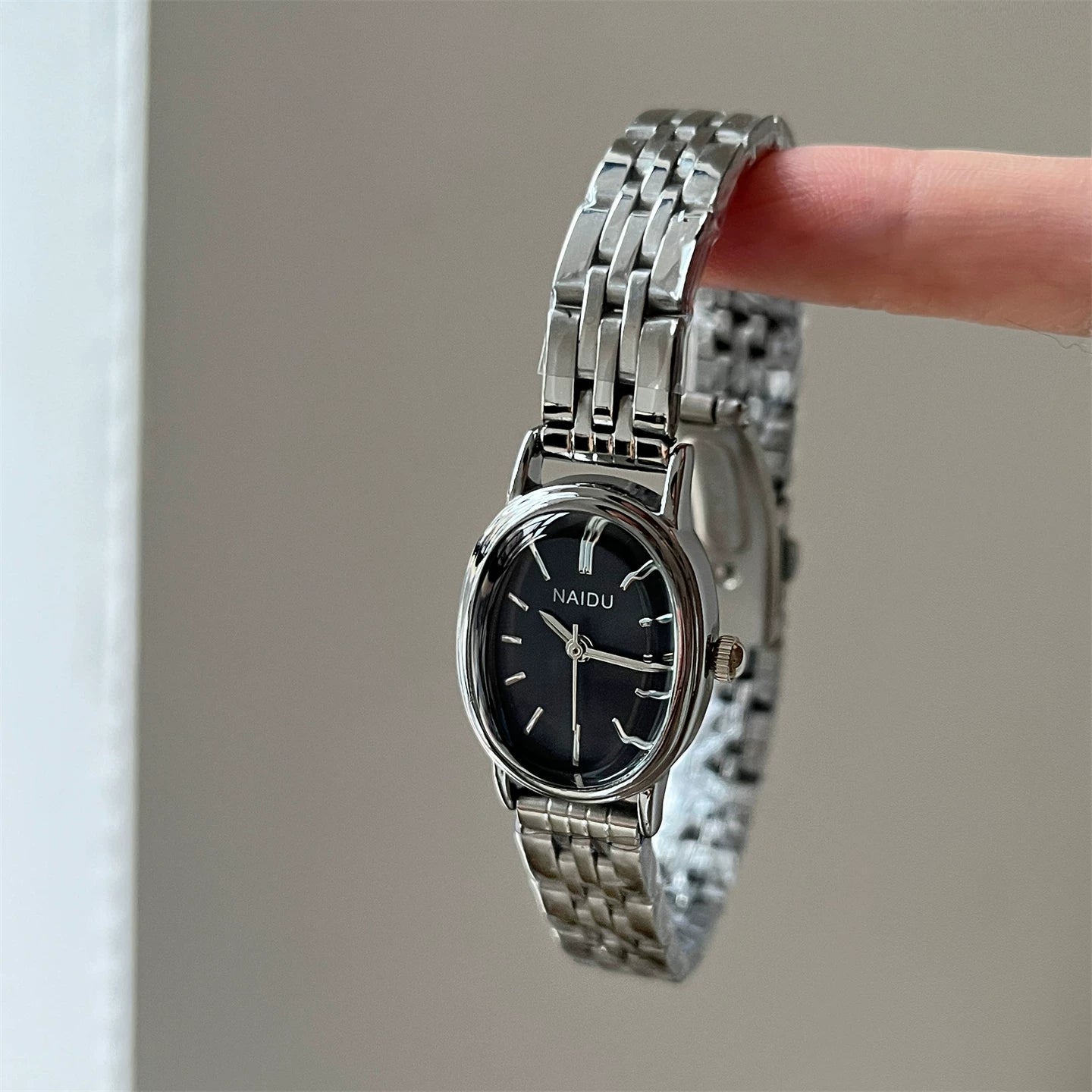 Oval Vintage Leather Strap Watch - Silver Strap Black Face (Steel) [E7CRUDA9]