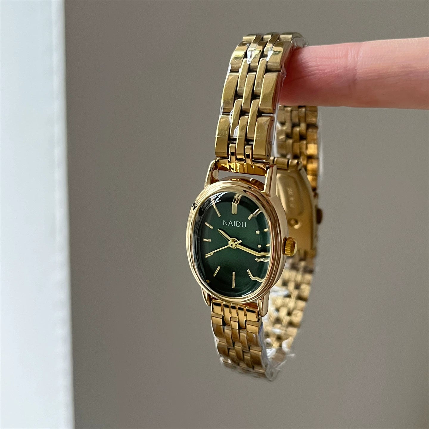 Oval Vintage Leather Strap Watch - Gold Strap Green Face (Steel) [3IRPID6X]