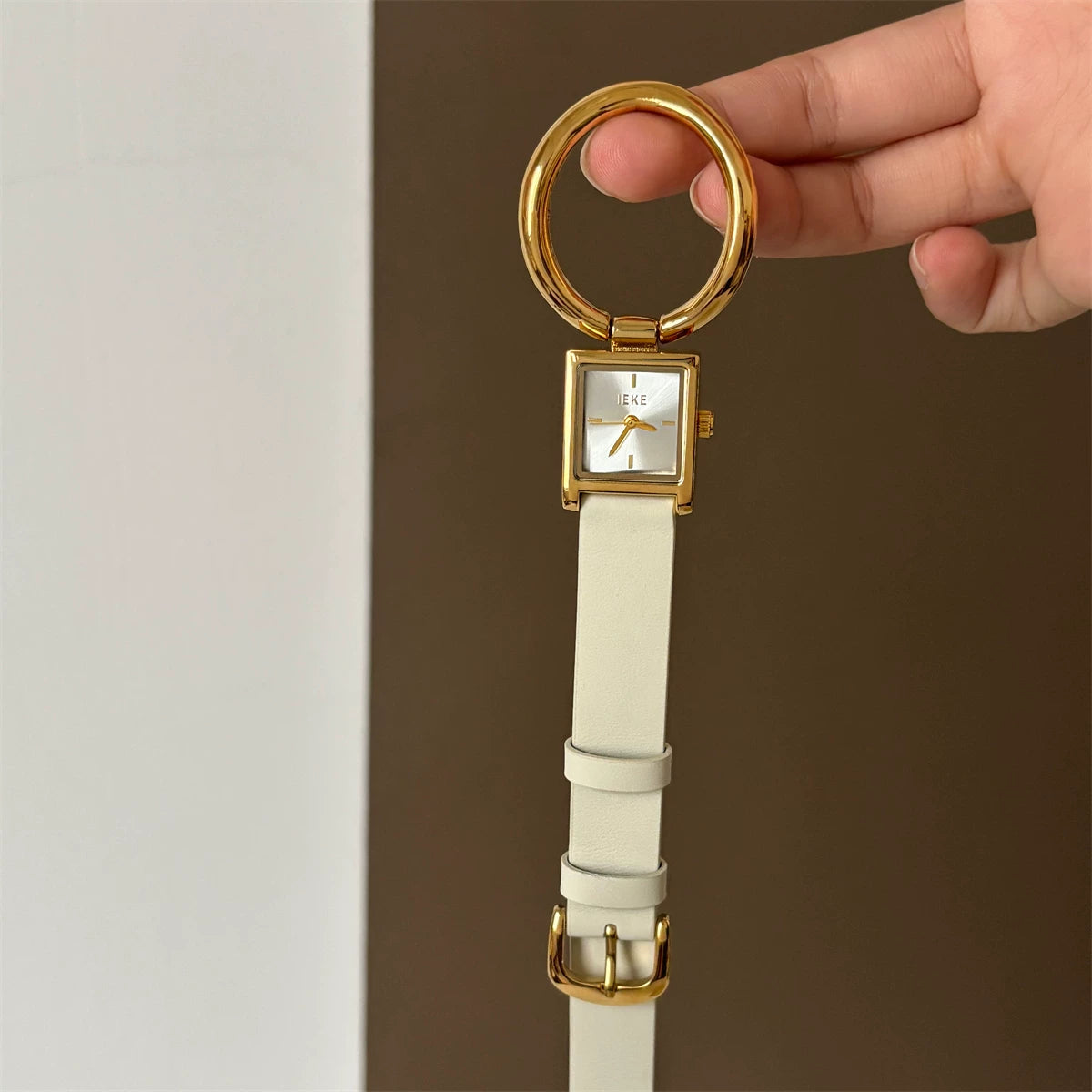 Vintage Square Dial Mesh Watch - Leather Band / White with Gold Case & White Dial [QMYV74ZO]