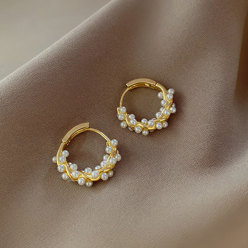 Fynlee Delicate Pearl Huggie Earrings - Gold [PS89XIJB]