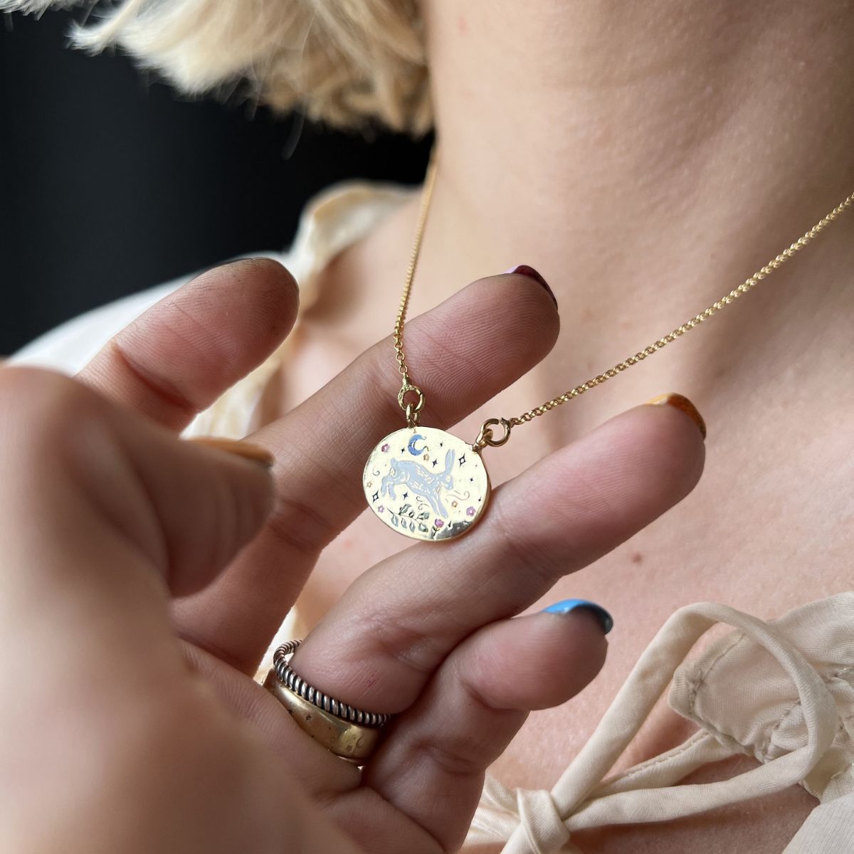 Rabbit Element Pendant Necklace - Horizontal Rabbit [TZGU5GQK]