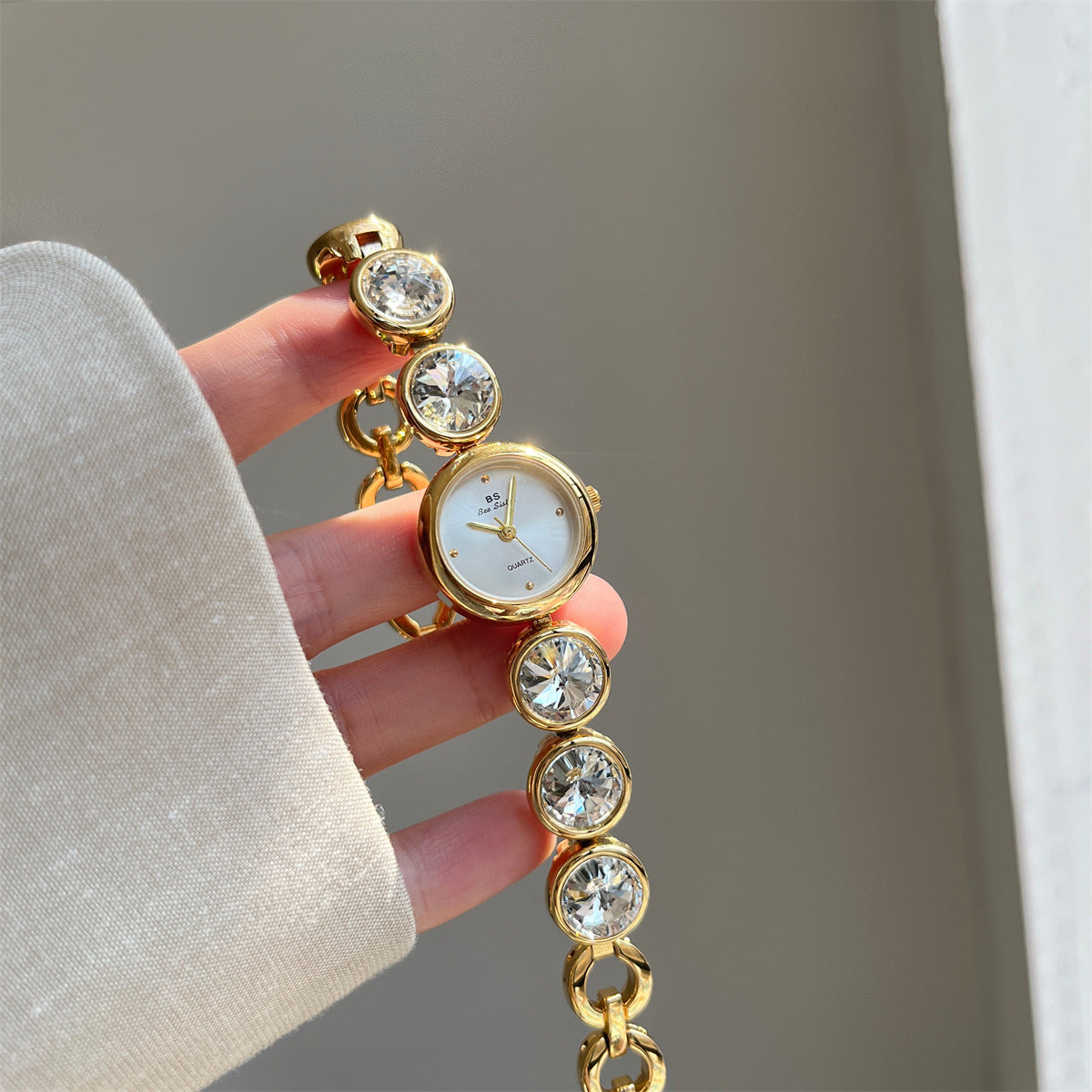 Anessa Crystal Bracelet Watch - Gold Crystal White Dial [TZZO9NVW]
