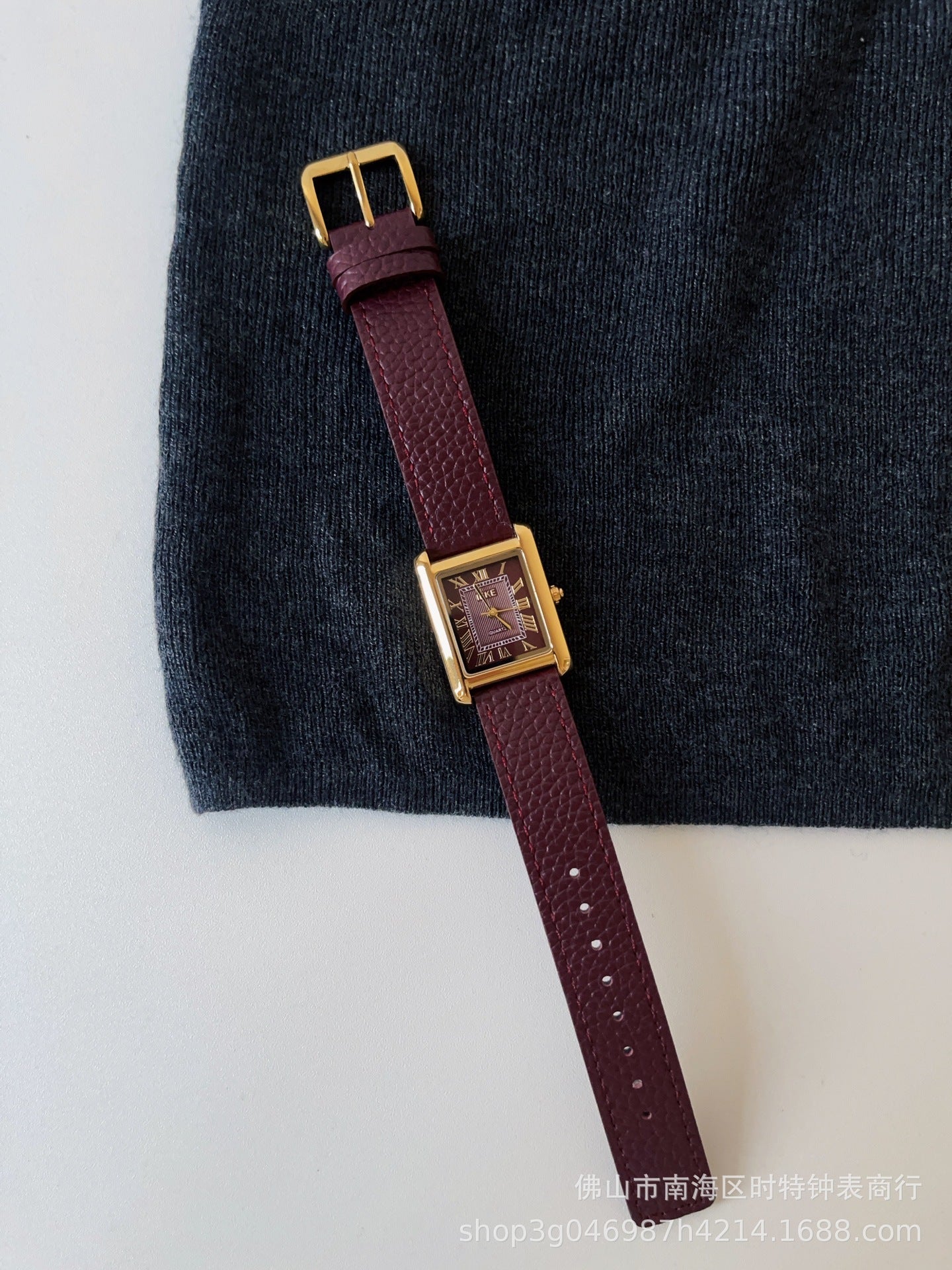 Zhamira Retro Red Watch - Leather Strap with Tank-Style Case [ETZZL50B]