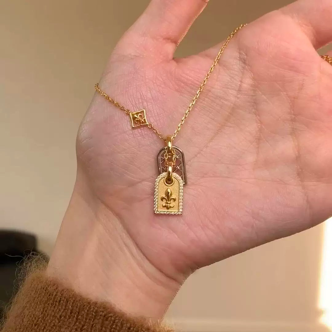 Gold-Plated Iris Flower Pendant Necklace - Gold Iris Flower Necklace [Z6MPU6LO]