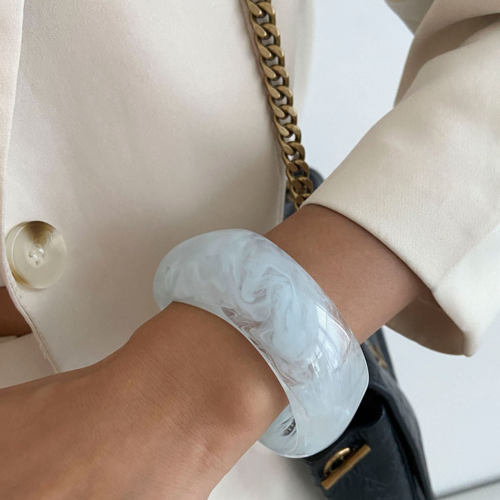 Berkleigh Chunky Marbled Bangle - Light Blue [MVG7XYOK]