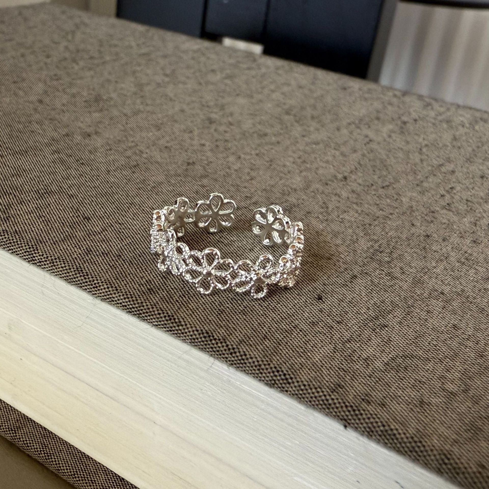 Jermani Delicate Lace Flower Ring - Silver Hollow Flower Ring [5E6QD3QQ]