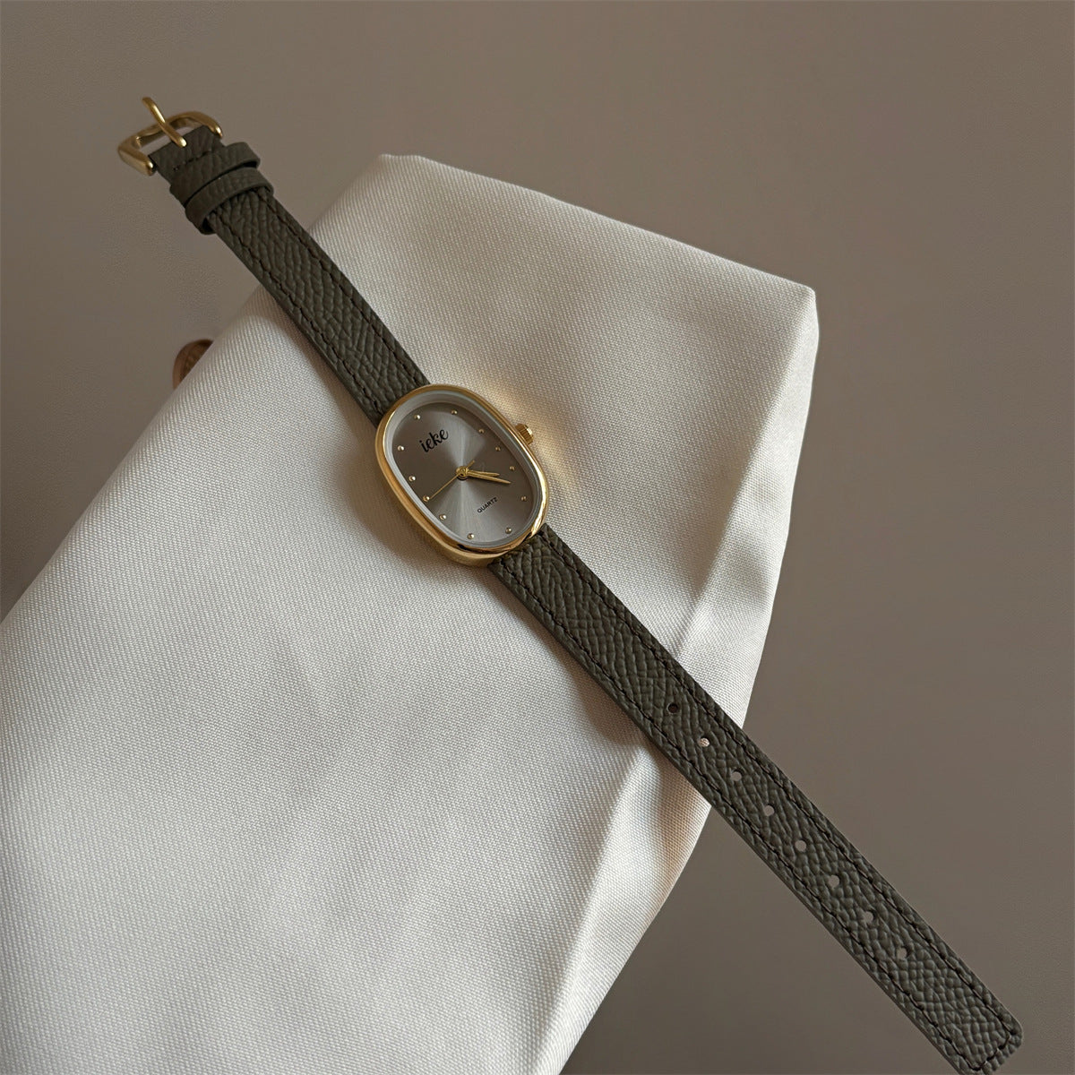 Alaya Vintage Wrist Watch - Oval Dot Dial - Gold Frame Grey [ORGU0F17]