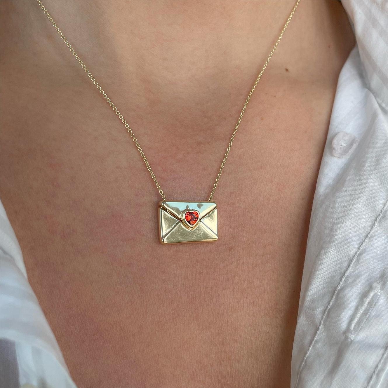 Kimani Celestial Pendant Necklace - Red Heart Gold [Z6XRGTJY]