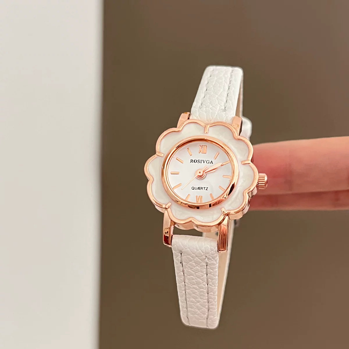 Round Floral Dial Faux Leather Watch - White Strap (Gold Case) [NTH6QT01]
