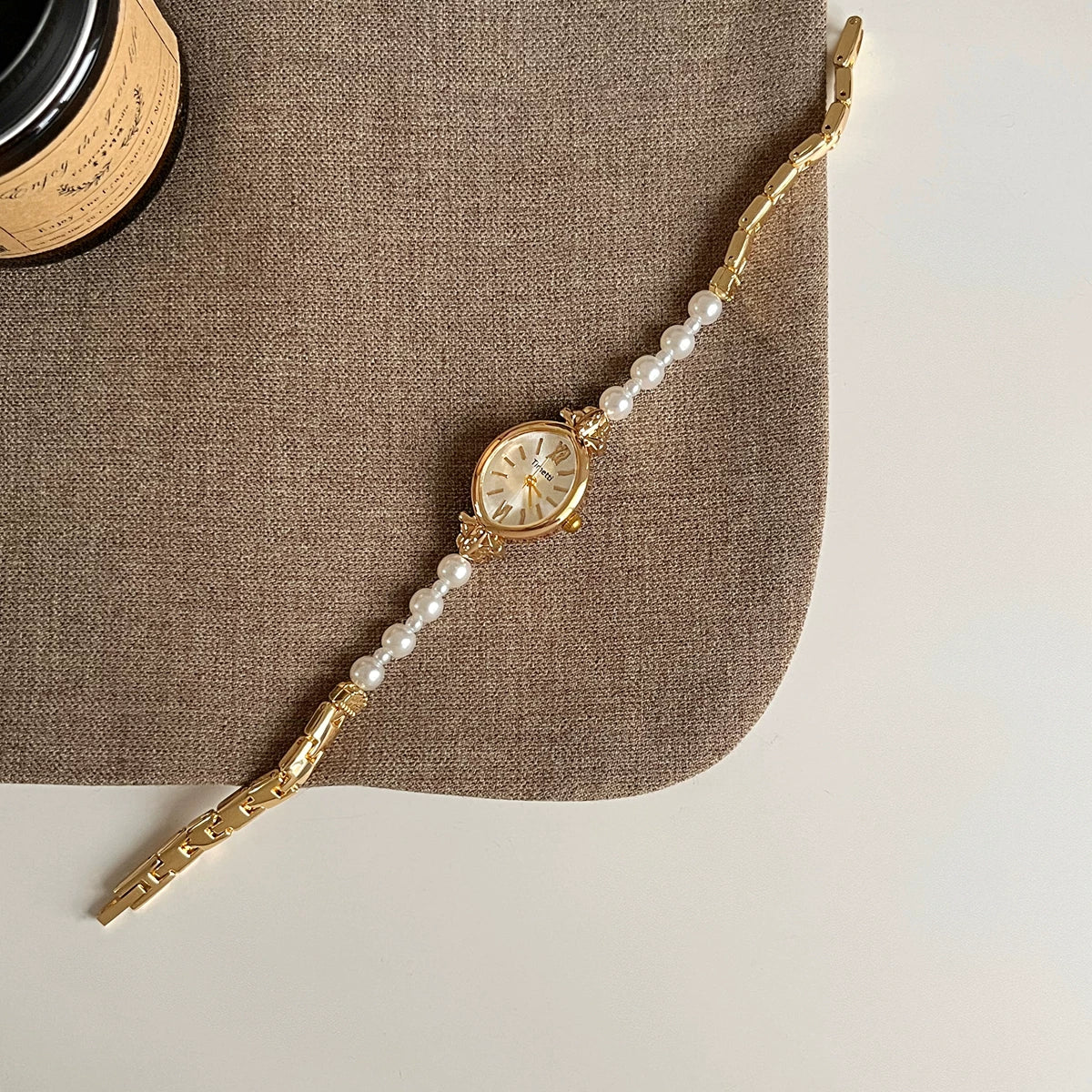 Oval Pearl Bracelet Watch - Gold [ICE39X28]