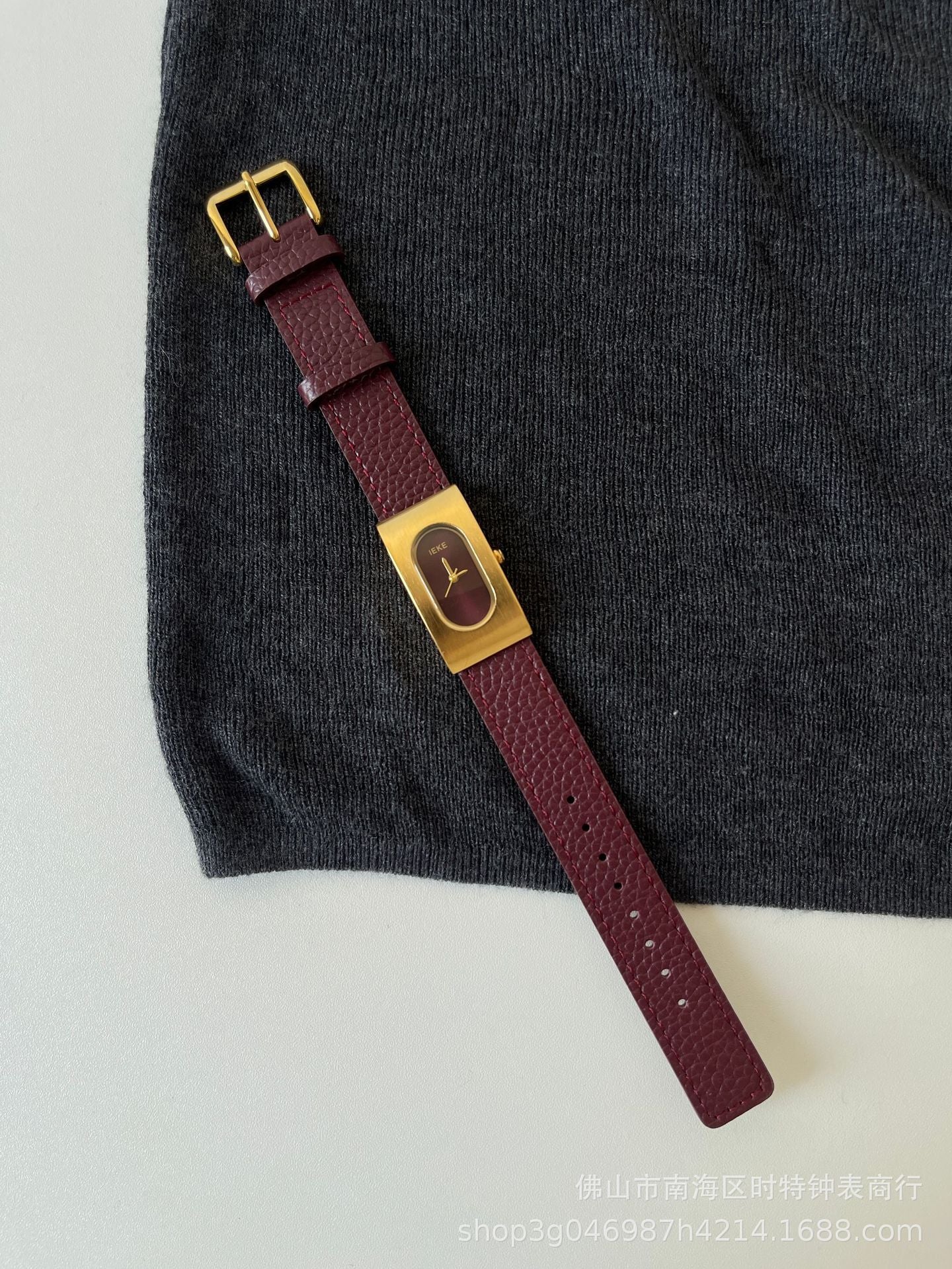 Zhamira Retro Red Watch - Leather Strap with Steel Case [3PERH9BJ]