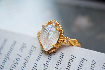 Isabella Glaze White Leaves Vintage Ring