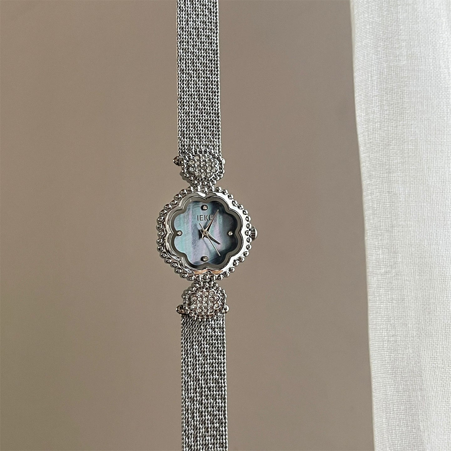 Vintage Camellia Bracelet Watch - Silver Band Blue Dial [LO8MDG0N]