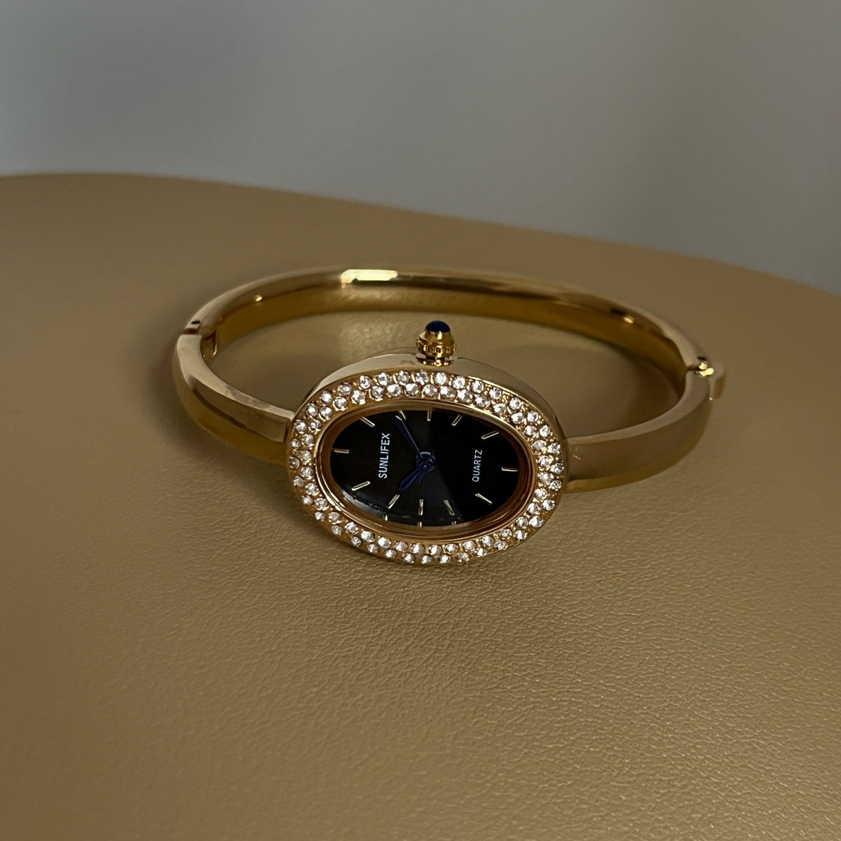 Anorah Diamond Oval Bracelet Watch - Gold Band Black Dial (Diamond Edge) [PKCMG3C0]