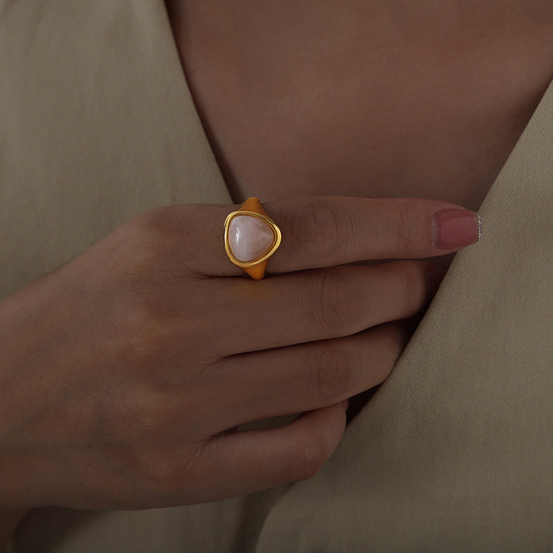 Addie Triangle Stone Ring - Pink Crystal Ring (Gold-Tone) [G5S1KMA4]