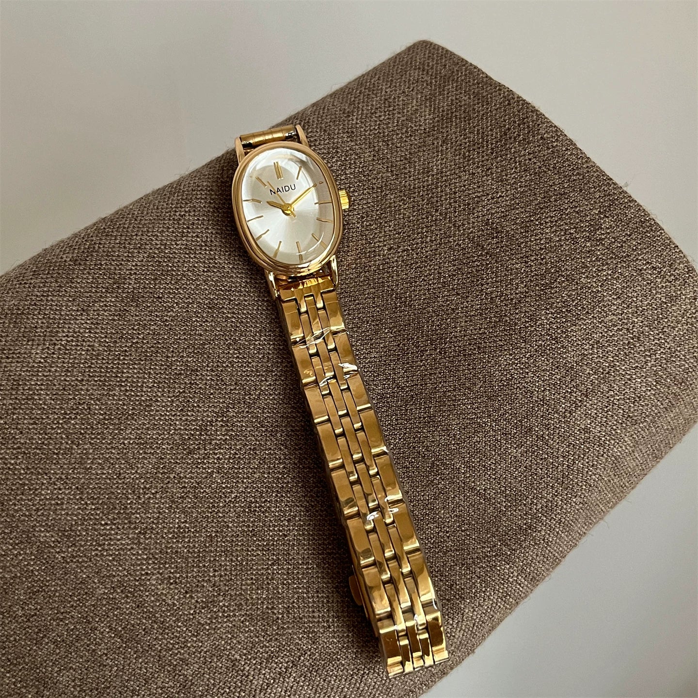 Oval Vintage Leather Strap Watch - Gold Strap White Face (Steel) [VFDM9MXI]