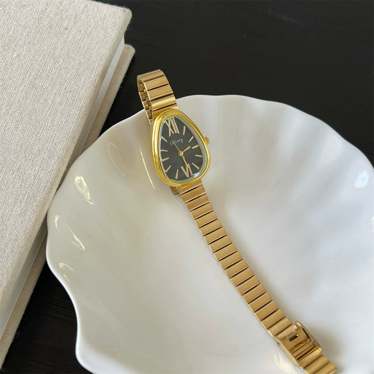 Vintage Snake Head Shaped Watch - Gold Strap Black Dial (Bamboo Joint Strap) [HZHV9P7P]