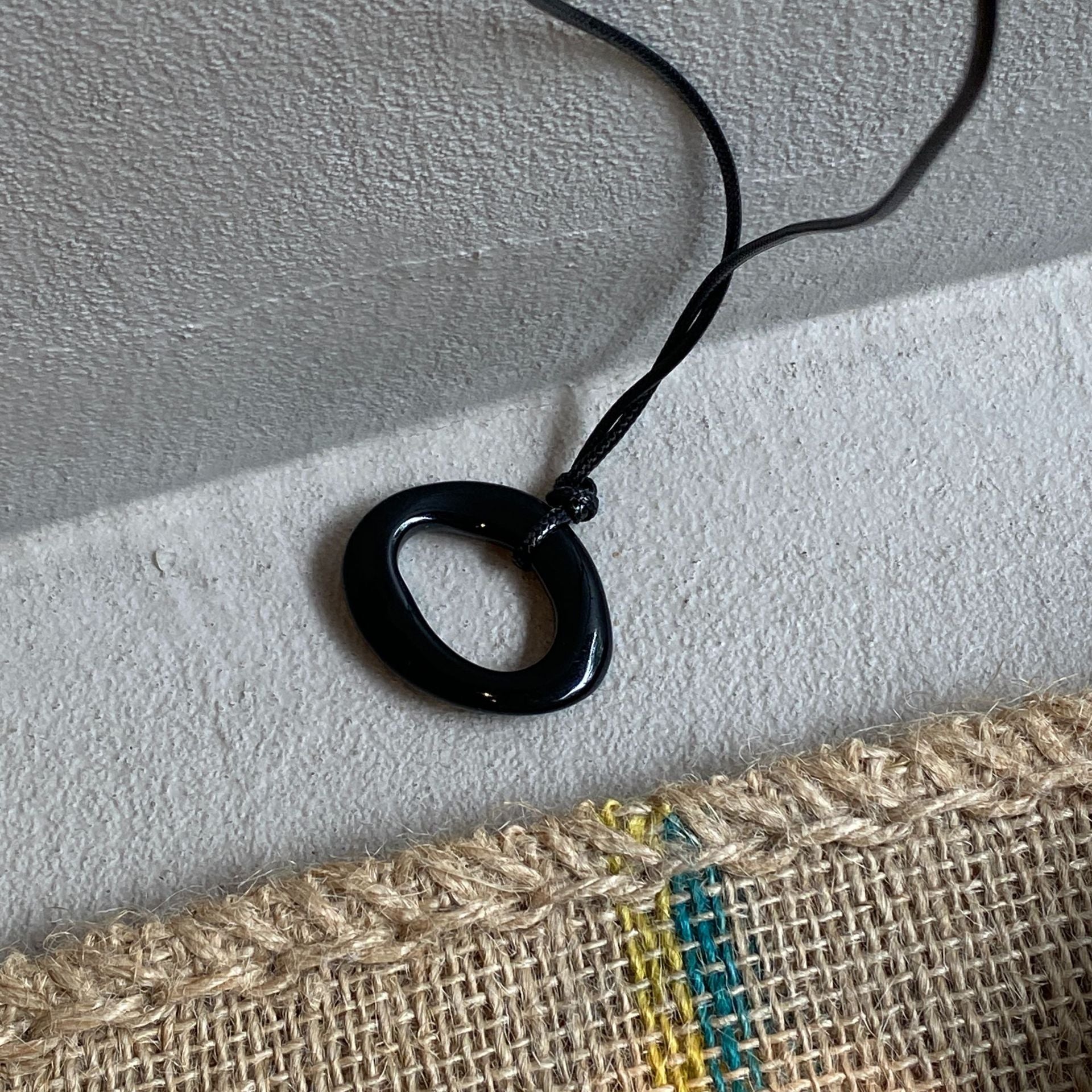 Charley Geometric Pendant Necklace - Black Irregular O Necklace [GOQWBLX4]