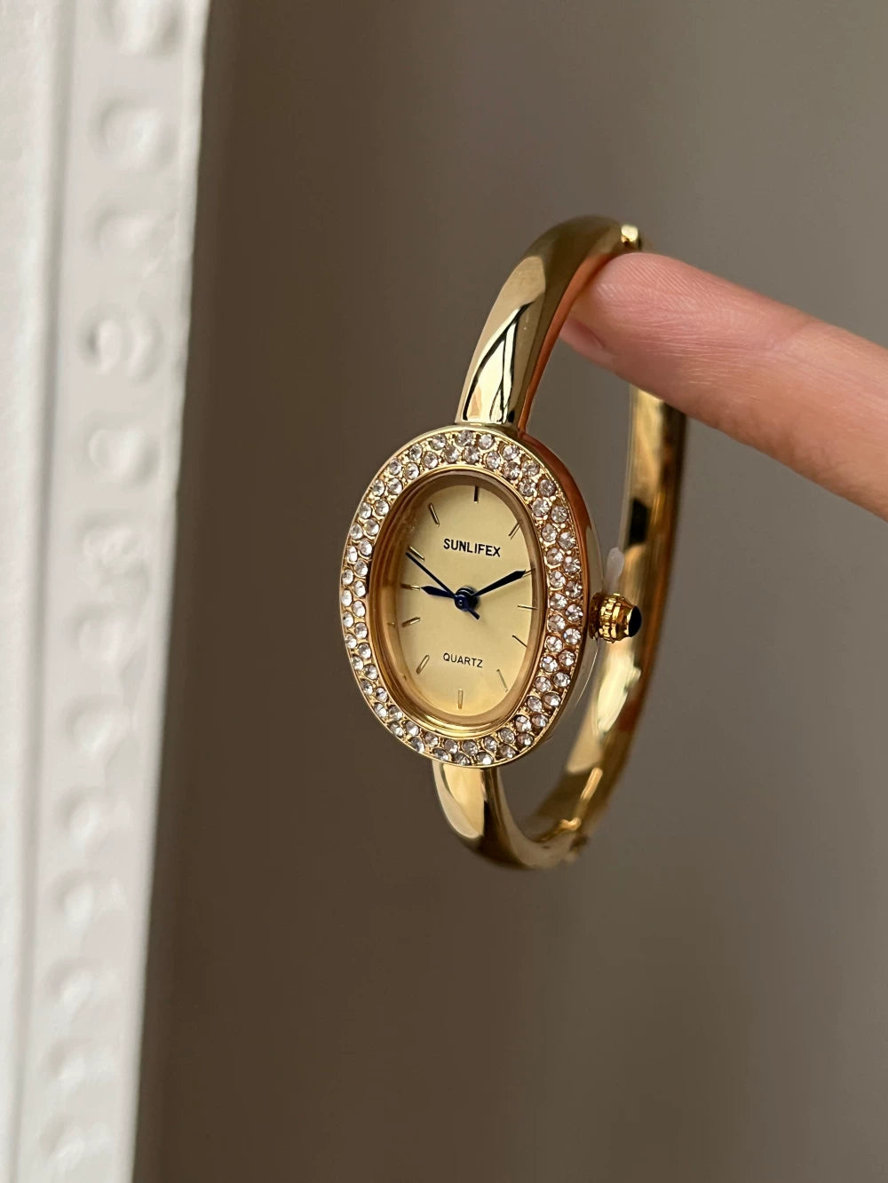 Oval Vintage Gold Bracelet Watch - Gold Band Gold Dial (Crystal Bezel, Stick Markers) [IHY46666]