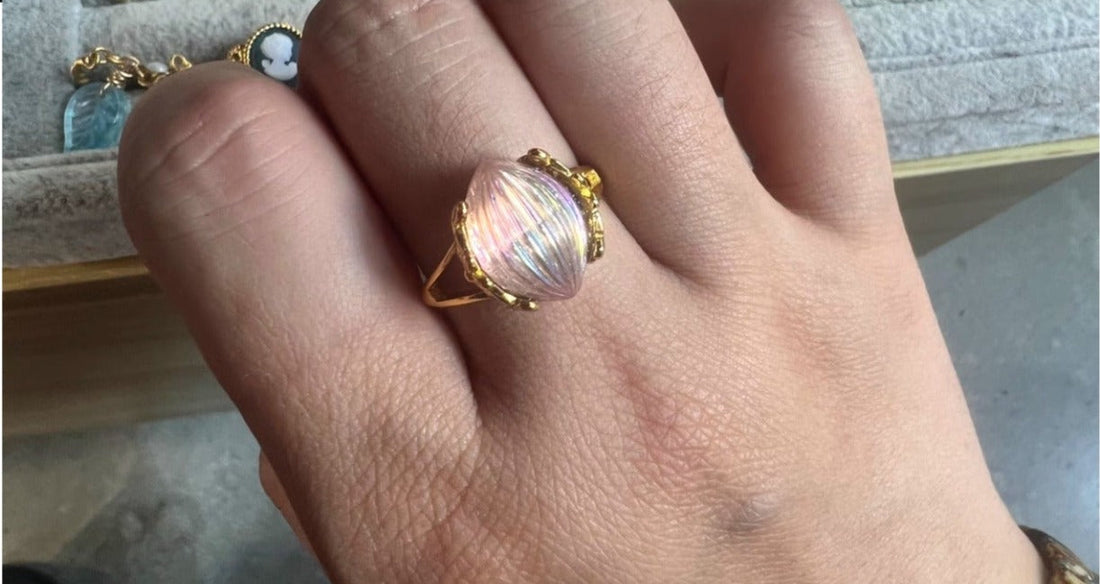 Isabella Shell Vintage Ring