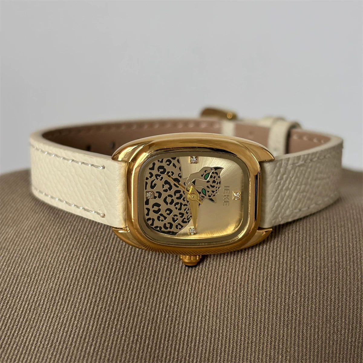 Square Leopard Print Watch - Square Leopard / White Strap Gold Dial [1SNP92EJ]