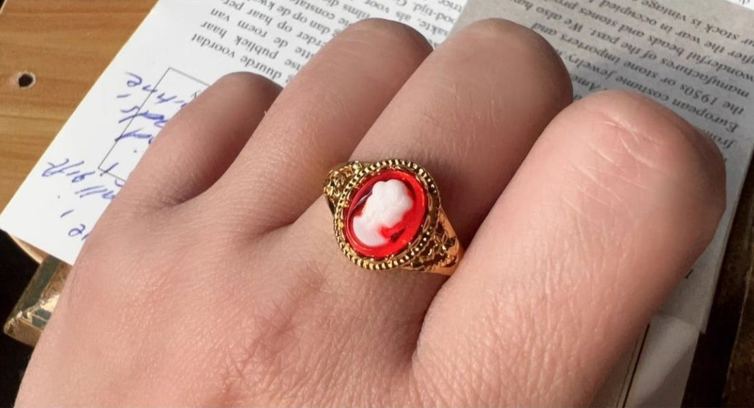 Dragon Cameo Red Light Beauty Ring