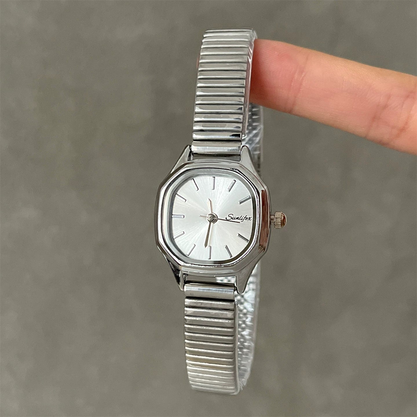 Retro Square Dial Watch - Silver Strap White Dial (Arsenal) [UKO6V3PN]