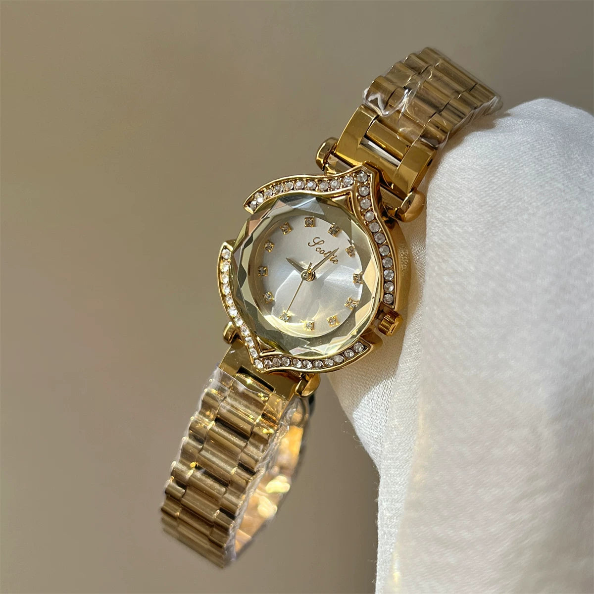 Faceted Glass Dial Watch - Gold Band White Dial (Steel Strap) [LKIKCSAG]