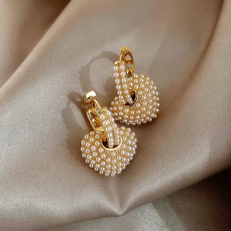 Heart Shaped Pearl Hoop Earrings - Heart Full Pearl Ear Buckle [NTMIHL6W]