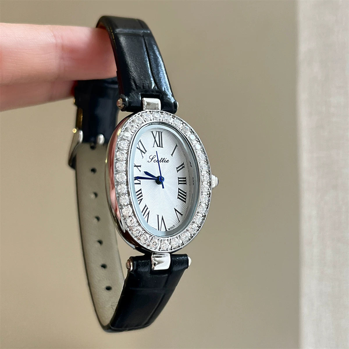 Retro Oval Leather Strap Watch - Black Strap Silver Case White Dial [9OCA8CZO]