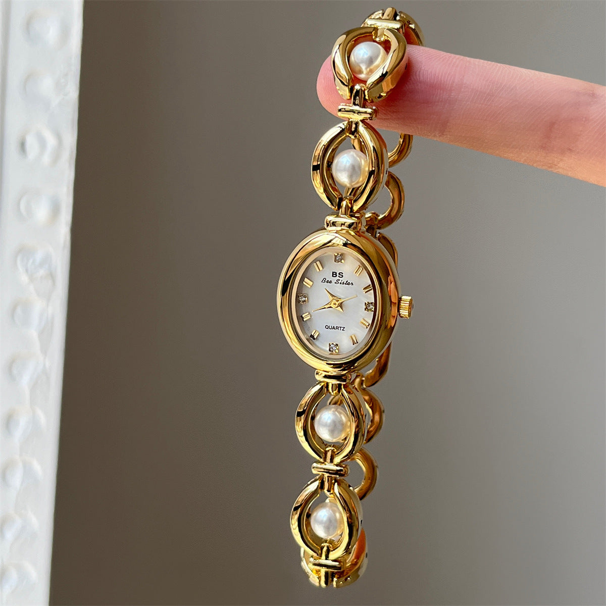 Melina Oval Pearl Bracelet Watch - Pearl Gold White [5P7HWZH7]