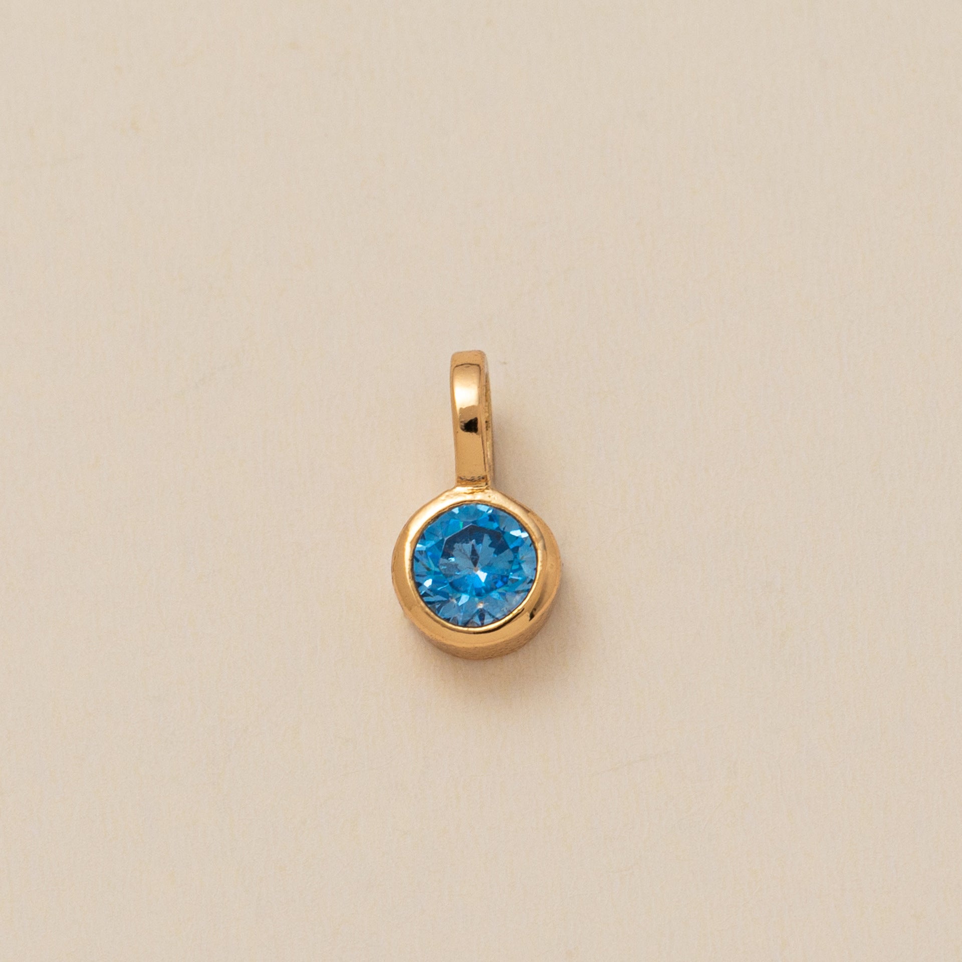 Gisselle Dainty Birthstone Necklace - Round March Pendant [IGCVP0D0]