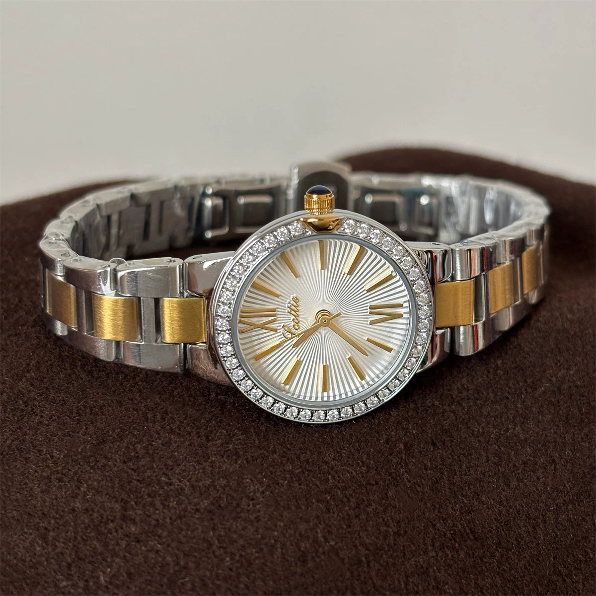 Minimalist Round Dial Bracelet Watch - Two-Tone Band with White Dial [EBMOJLEY]
