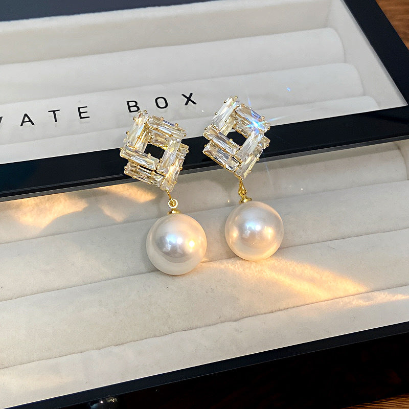 Ellee Geometric Pearl Zircon Earrings - Silver Post - Gold Finish [G031JXIC]