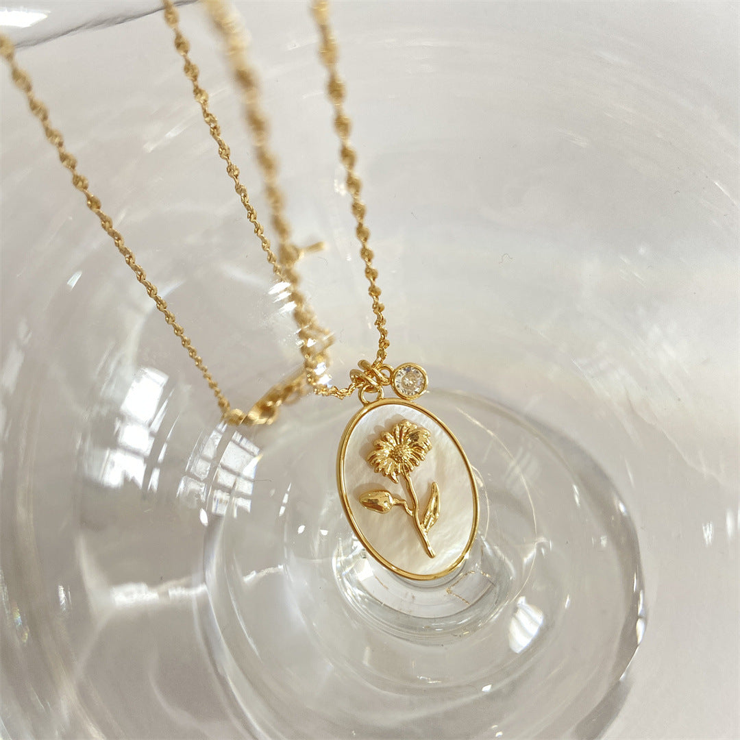 Anslee Mother-of-Pearl Birth Flower Necklace - April - Daisy [68TGDB4W]