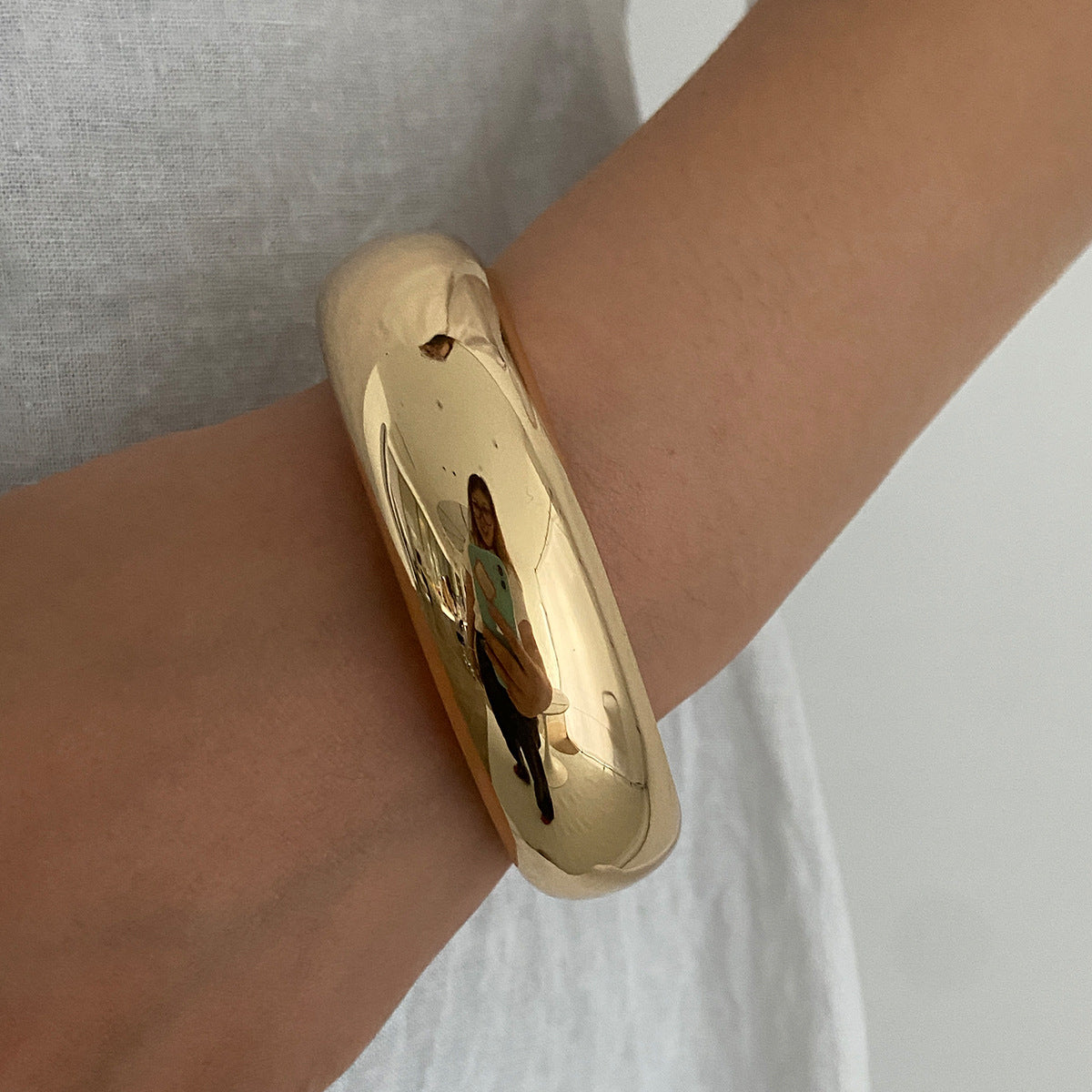 Leidy Glossy Resin Cuff - Gold [0AWSMJBN]