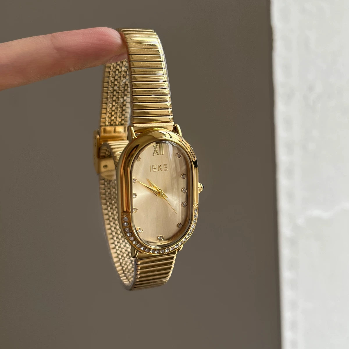 Oval Dial Bracelet Watch - Gold Band Gold Dial [D4EQVSOD]