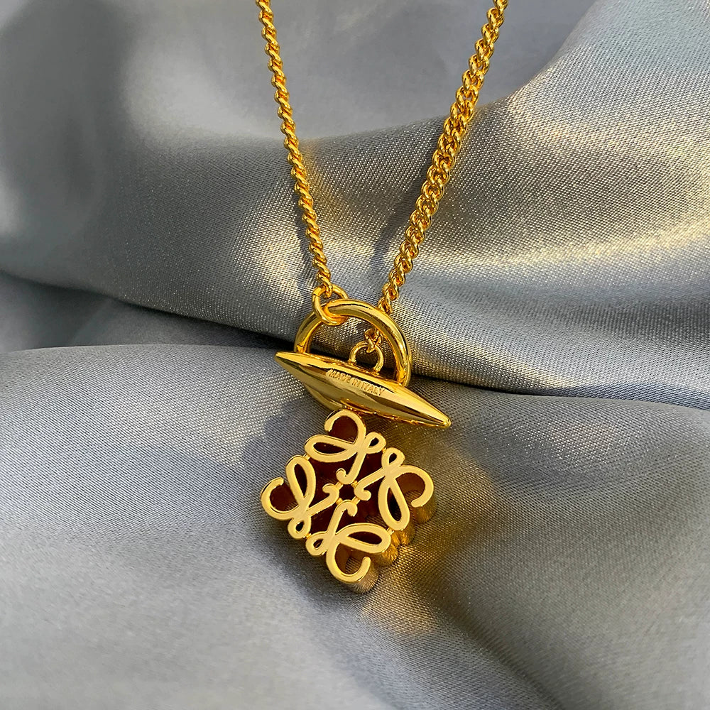 Pendant Necklace - Gold [E1ENCE0O]