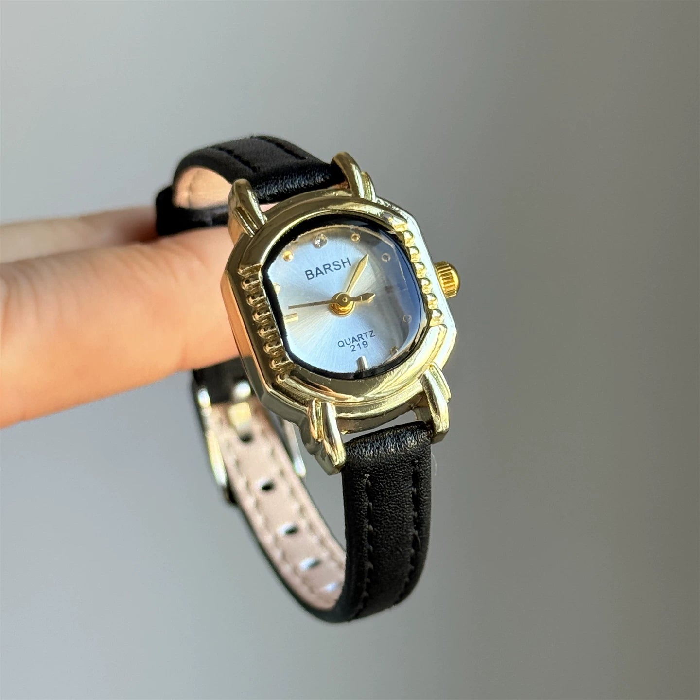 Vintage Square Dial Leather Watch - Black Strap Gold Frame White Dial [UVZCZ1IG]