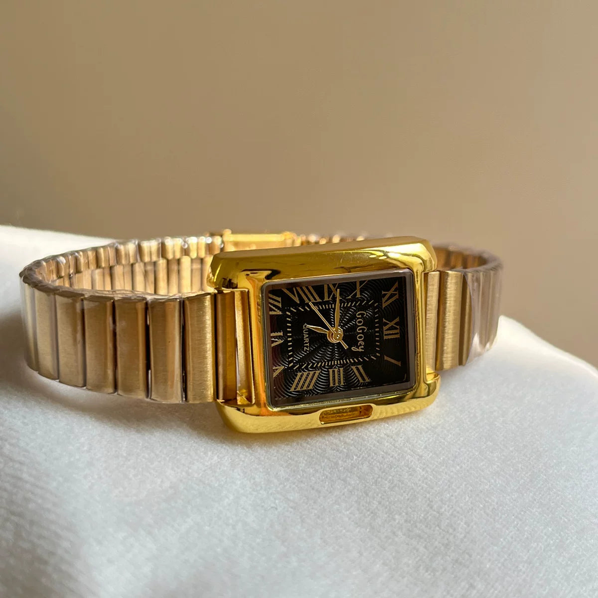 Vintage Square Roman Dial Watch - Gold Band, Black Dial [OIBWY813]