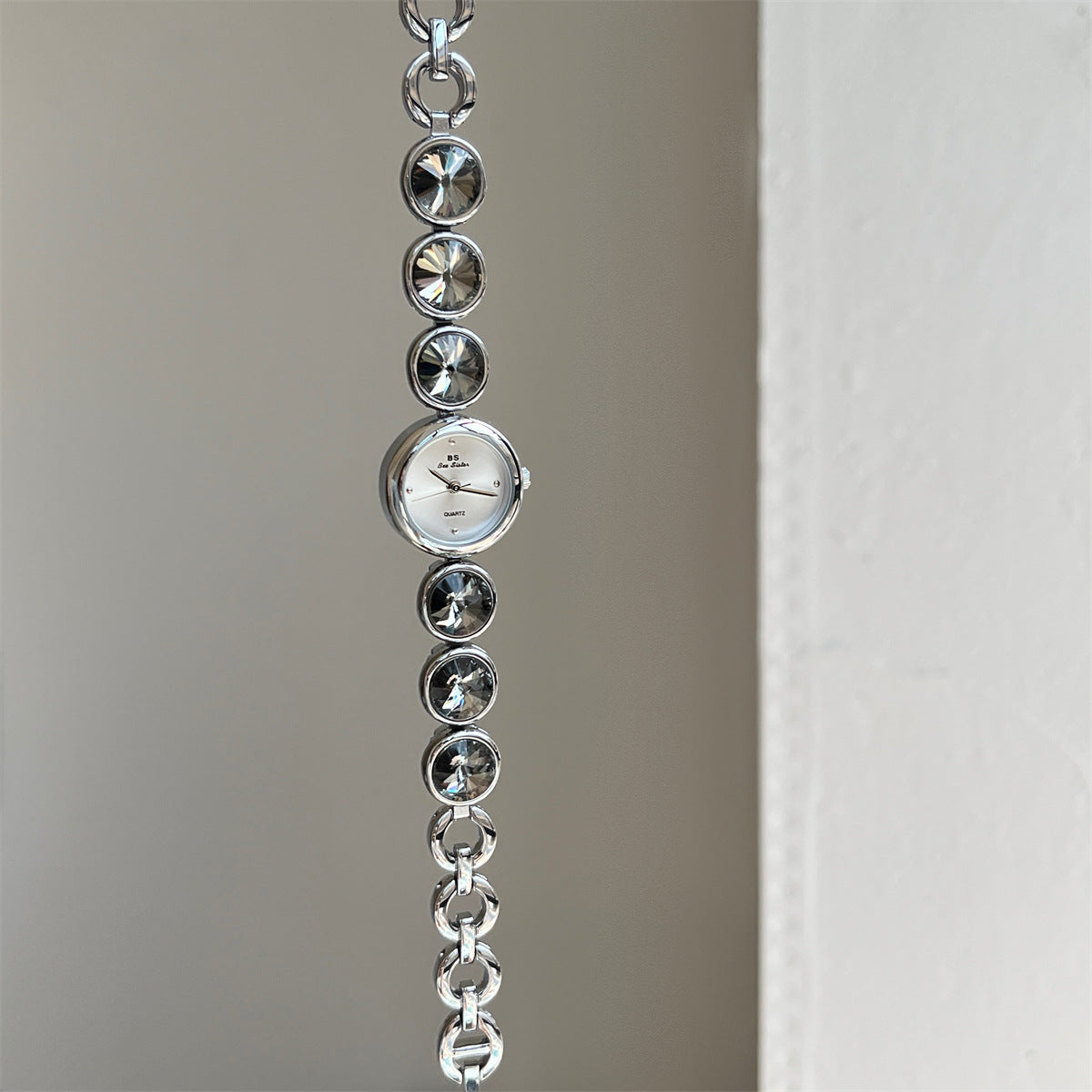 Anessa Crystal Bracelet Watch - Silver Black Crystal [J7GUJOLQ]